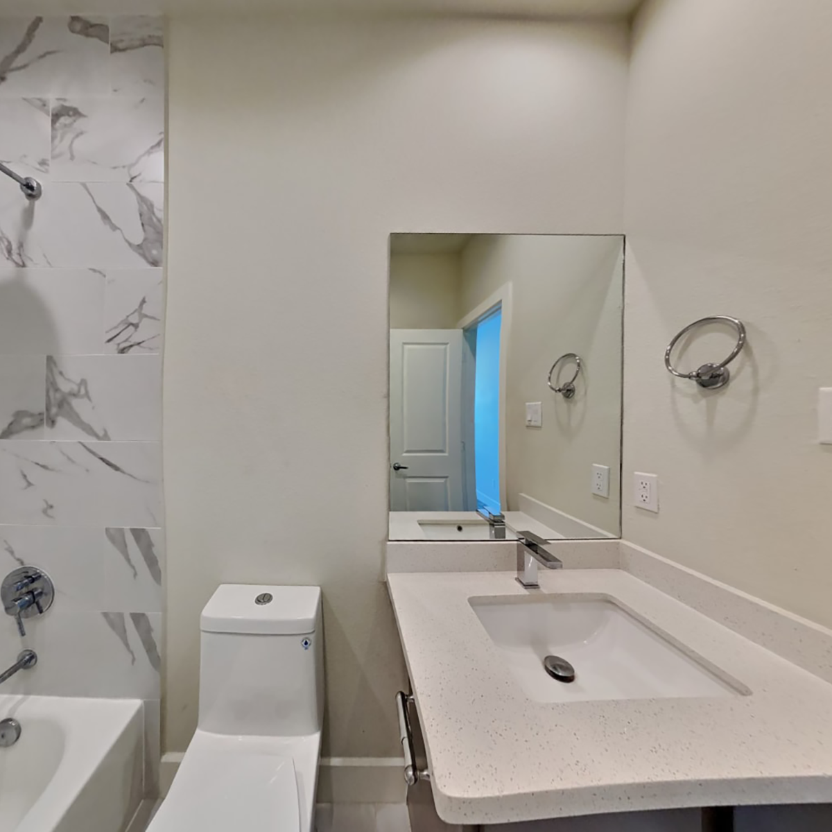 Fountain Park - Image Carousel - Bathroom5