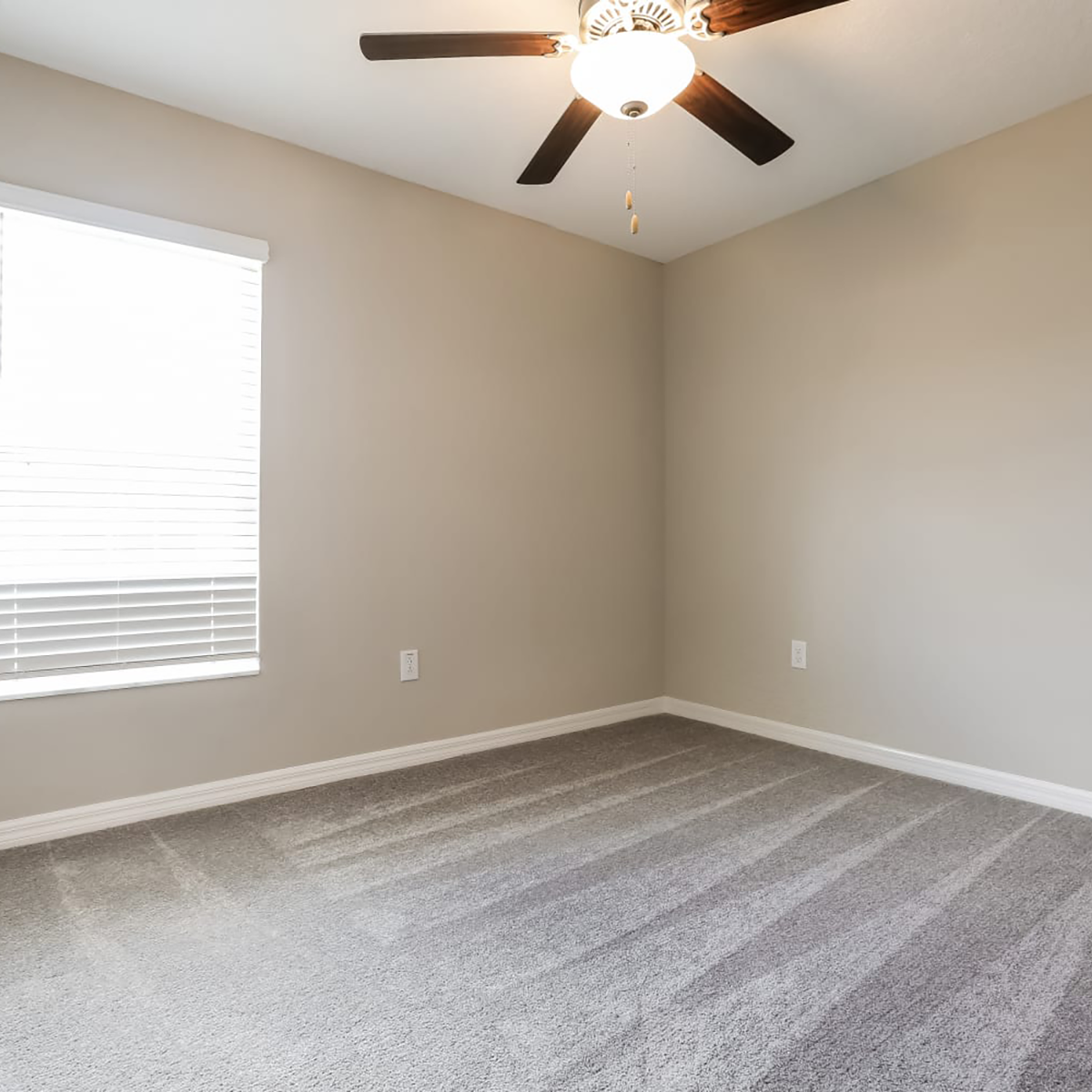 Pravela - Image Carousel - Bedroom2